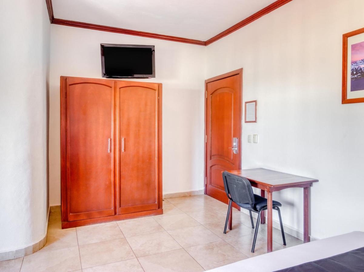 Monte Salerno Hotel & Suites Montemorelos Luaran gambar