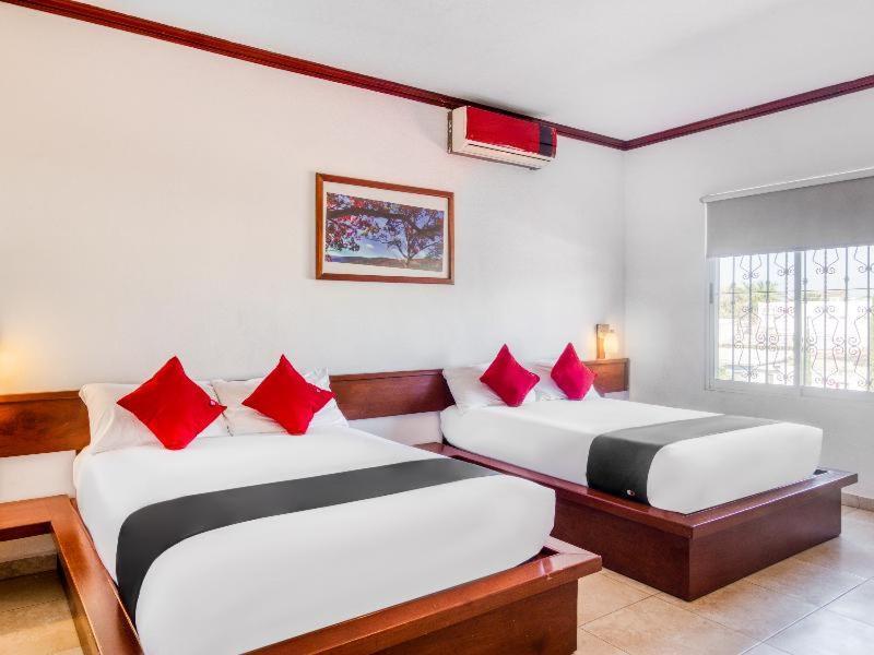 Monte Salerno Hotel & Suites Montemorelos Bilik gambar