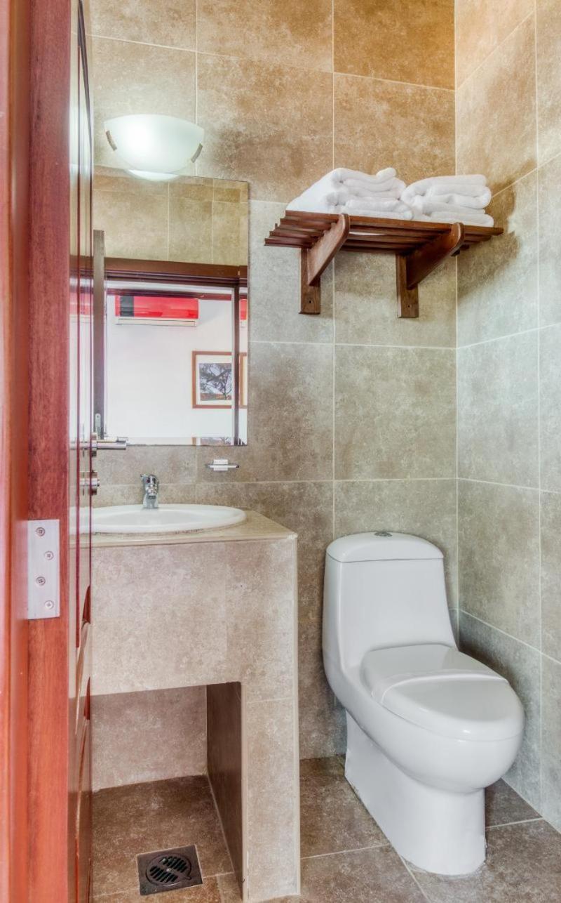 Monte Salerno Hotel & Suites Montemorelos Bilik gambar