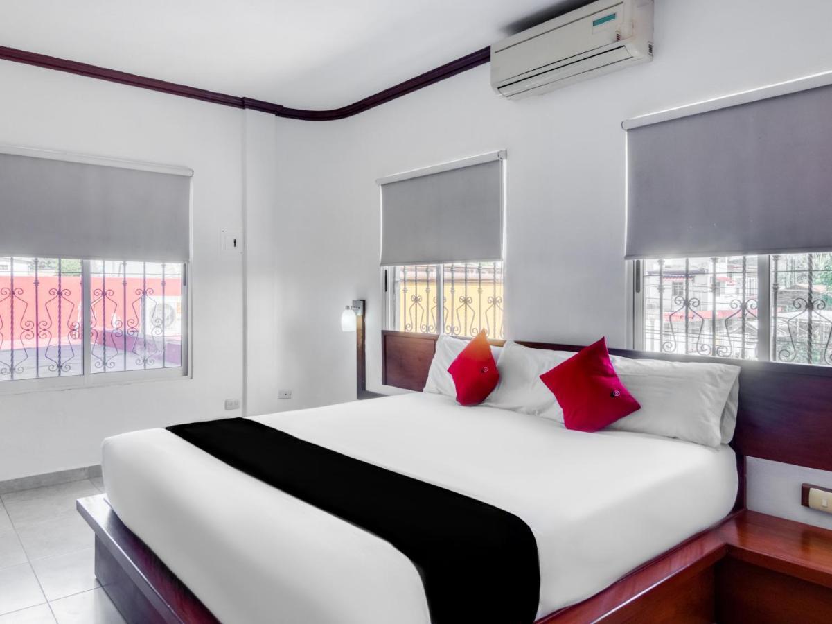 Monte Salerno Hotel & Suites Montemorelos Luaran gambar