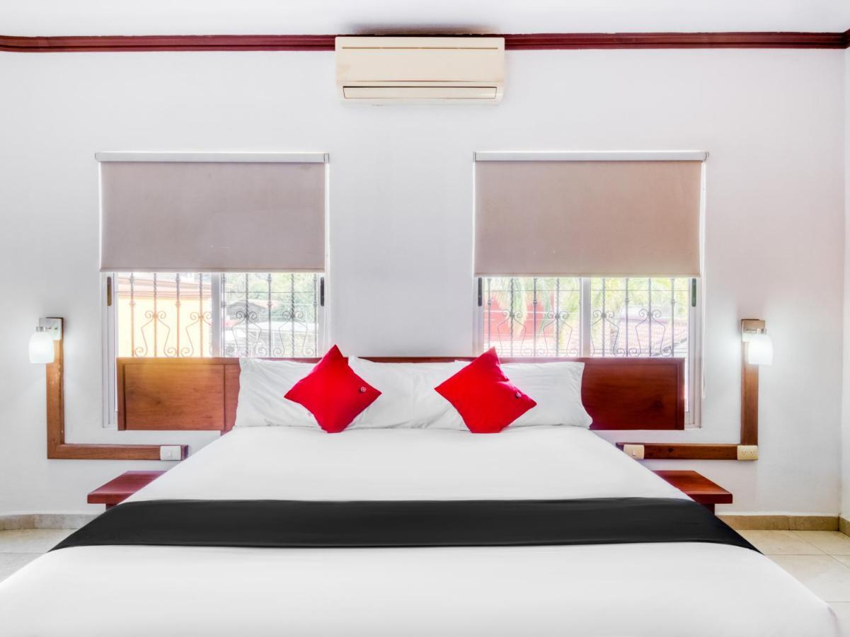 Monte Salerno Hotel & Suites Montemorelos Luaran gambar