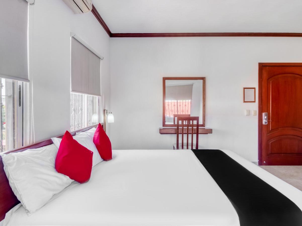 Monte Salerno Hotel & Suites Montemorelos Luaran gambar