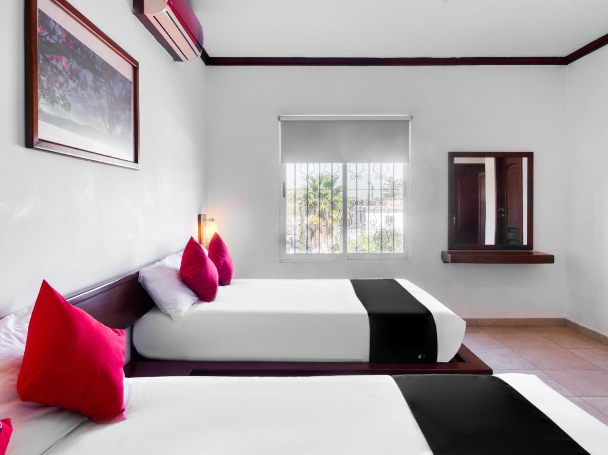 Monte Salerno Hotel & Suites Montemorelos Luaran gambar